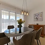 Kapetan Apartment *