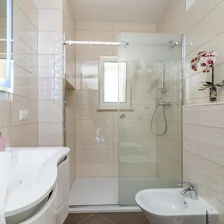 Kapetan شقة تروغير