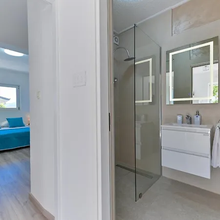 شقة Kapetan تروغير