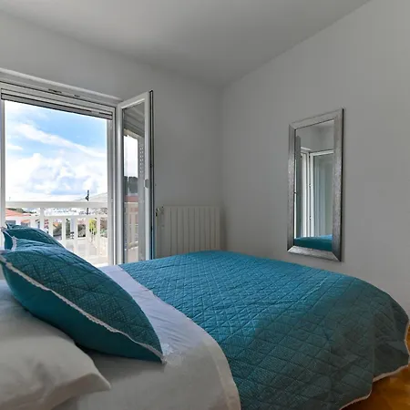 Kapetan * تروغير